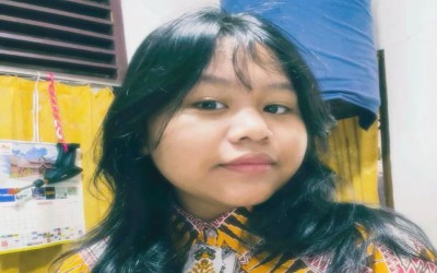 SENYUM DIBALIK PAPAN TULIS